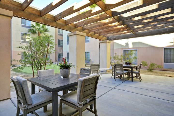 Terrace/Patio 38 of 38