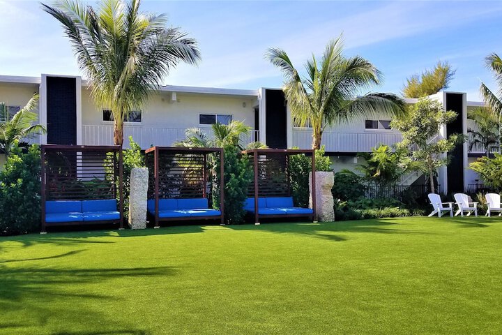 Hotel Exterior 99 of 101