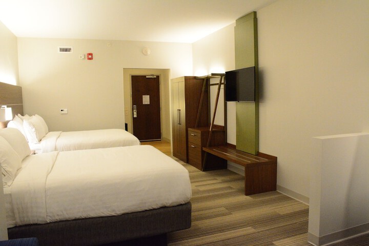 Room 18 of 52