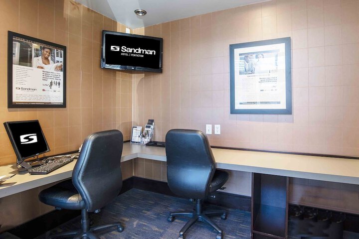 Business Center 34 of 34