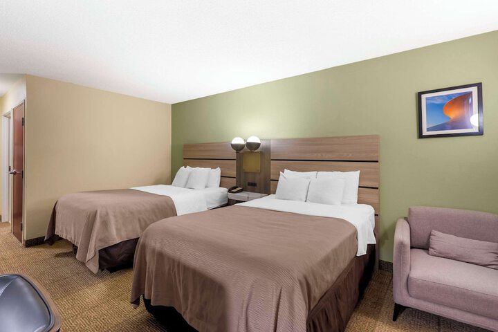 Room 13 of 33