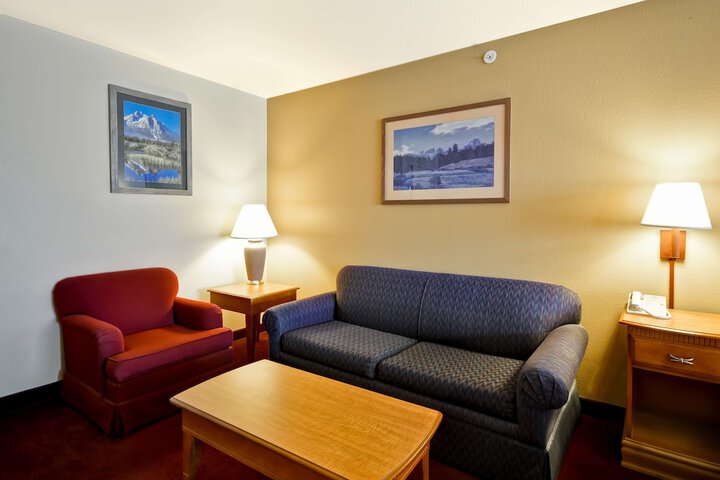 Room 11 of 27