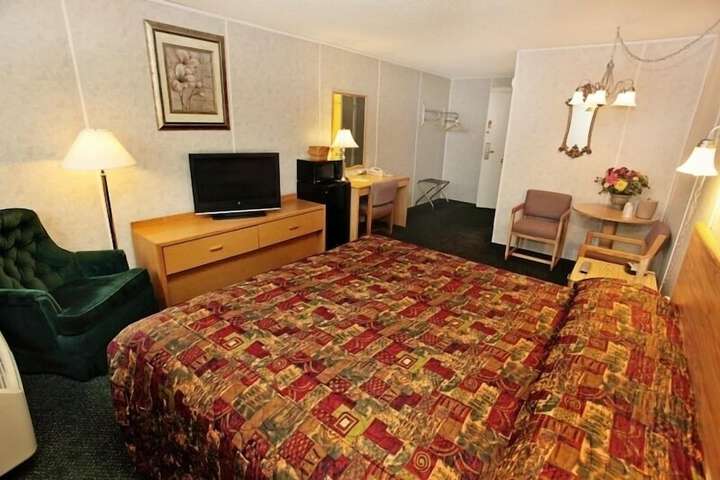 Room 17 of 24
