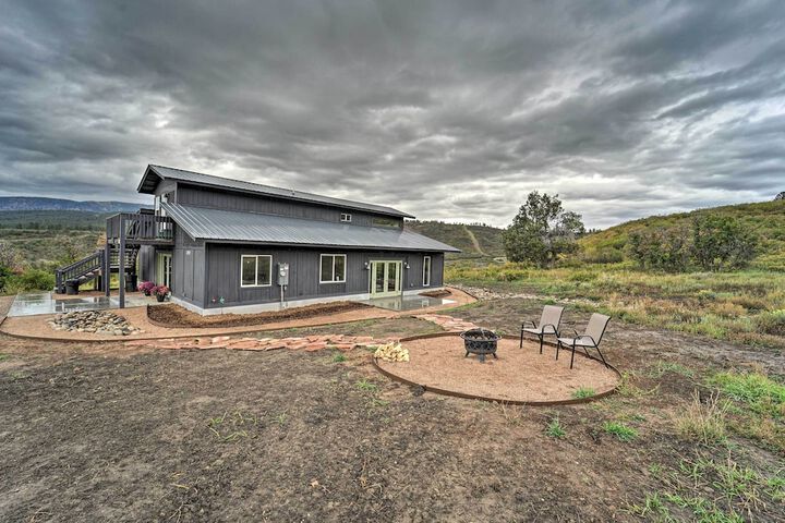 Pet-friendly Mancos Gem w / Patio & Fire Pit!