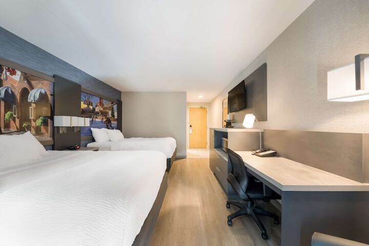Room 13 of 34