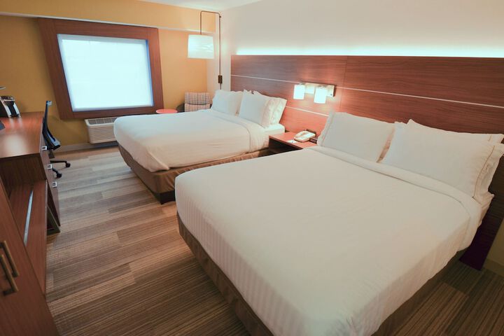 Holiday Inn Express Pittsburgh-Bridgeville by IHG