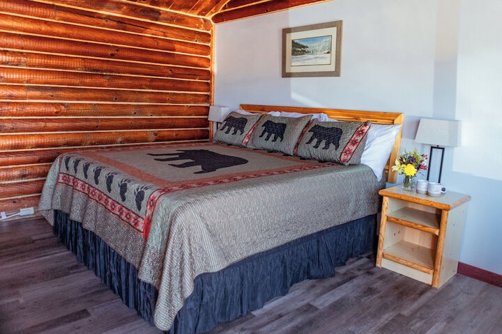 Room 4 of 17