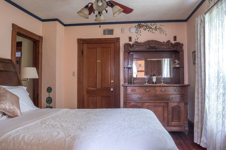 Room 33 of 58