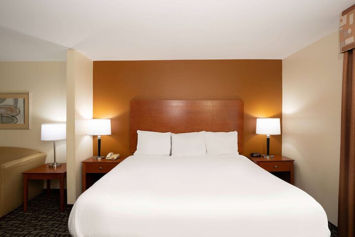 Room 15 of 28