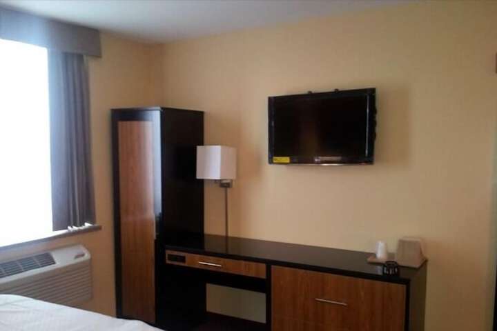 Room 28 of 45