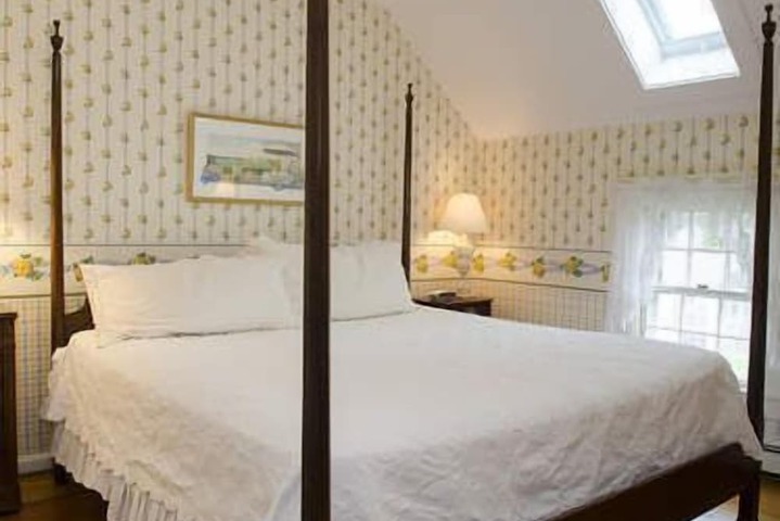 Room 10 of 31