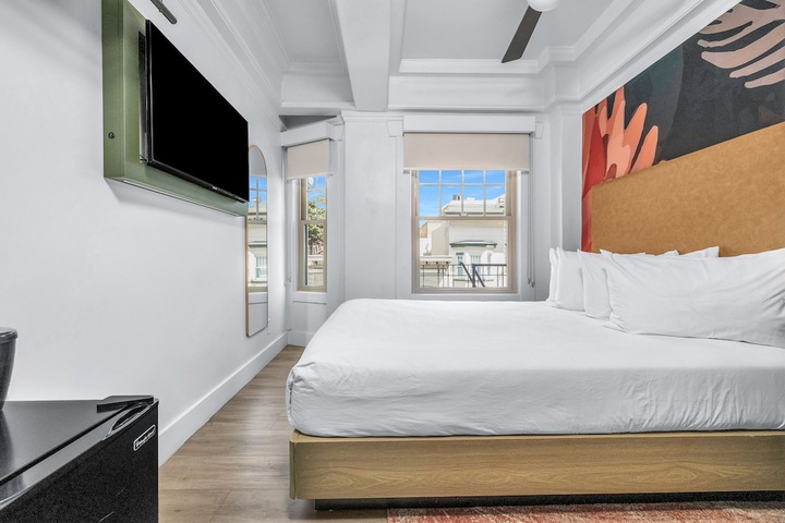 Room 83 of 100