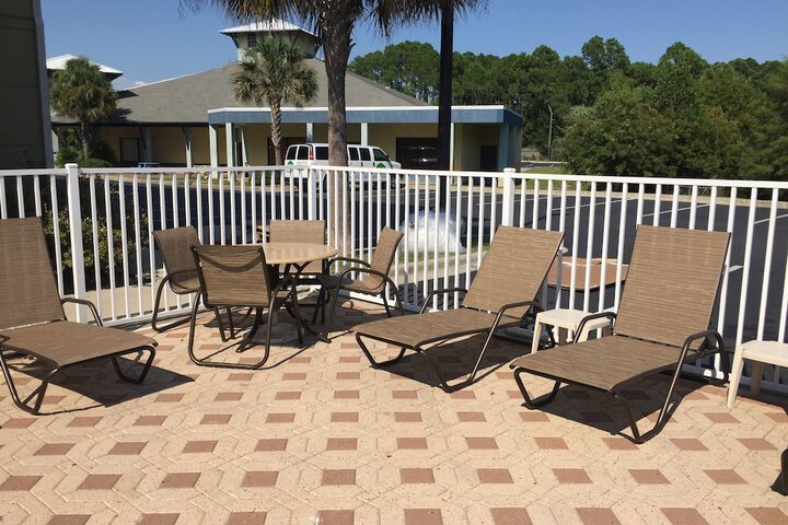 Sundeck 21 of 21