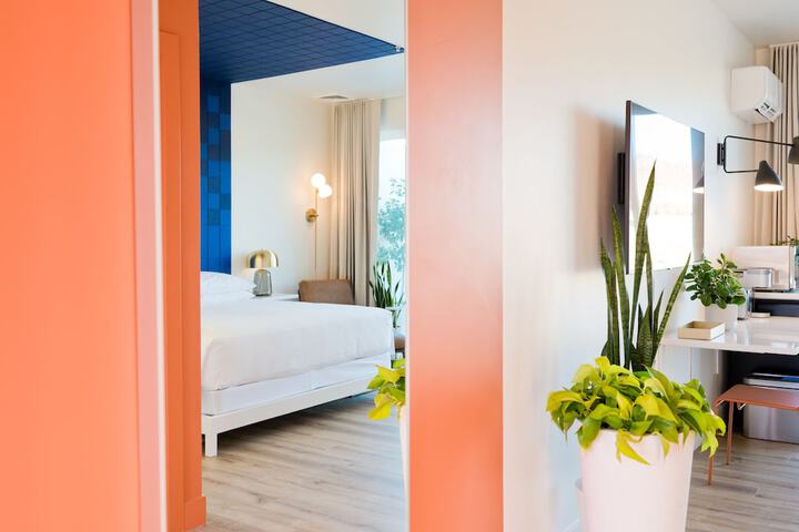 Room 35 of 71