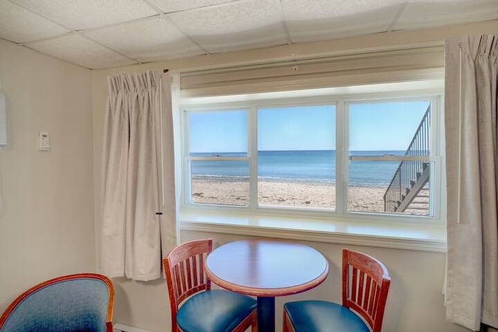 Atlantic Oceanfront Hotel
