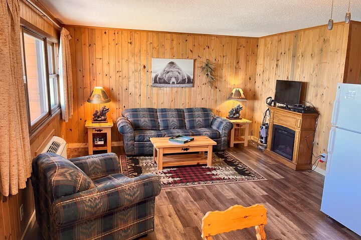 Horseshoe Bay Lodge