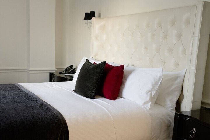 Room 52 of 73