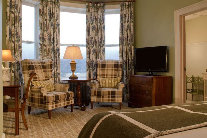 Room 72 of 132