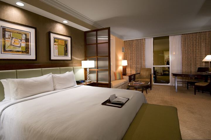 Room 26 of 40