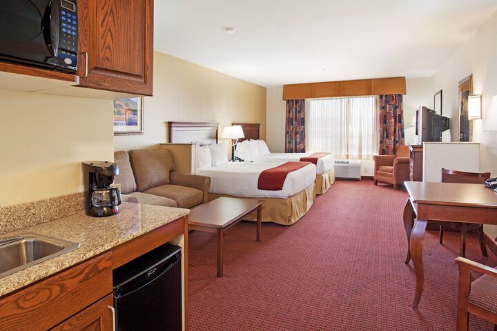 Room 17 of 34
