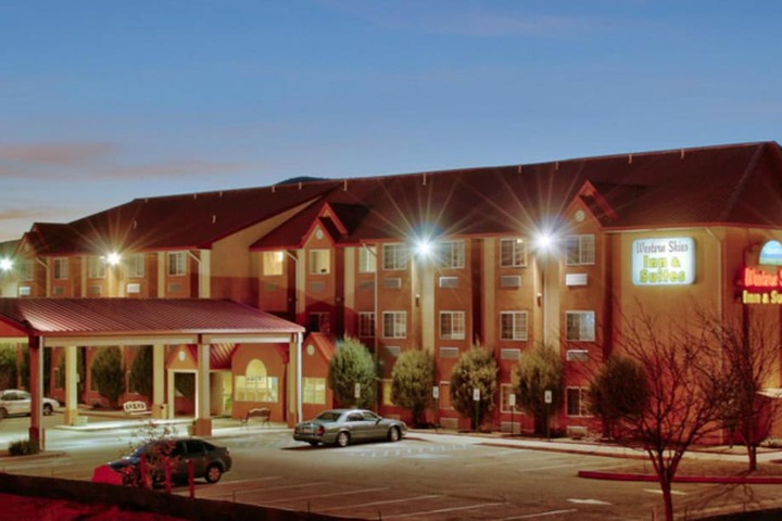 Western Skies Inn & Suites