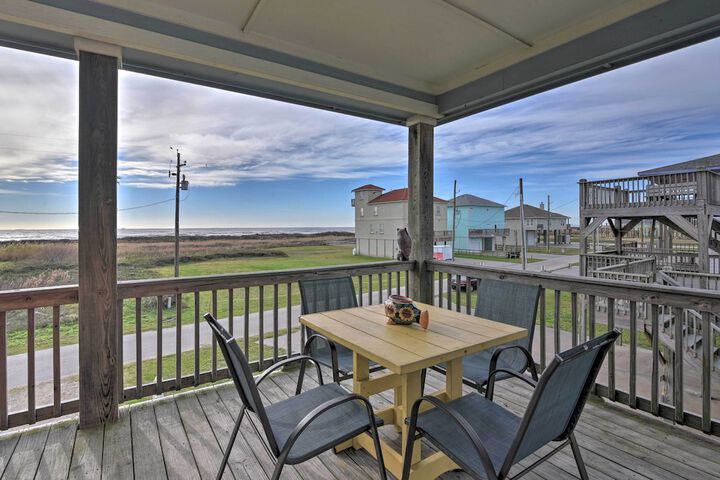 Ocean View & Grill: Crystal Beach Bungalow!