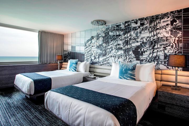 Room 32 of 71
