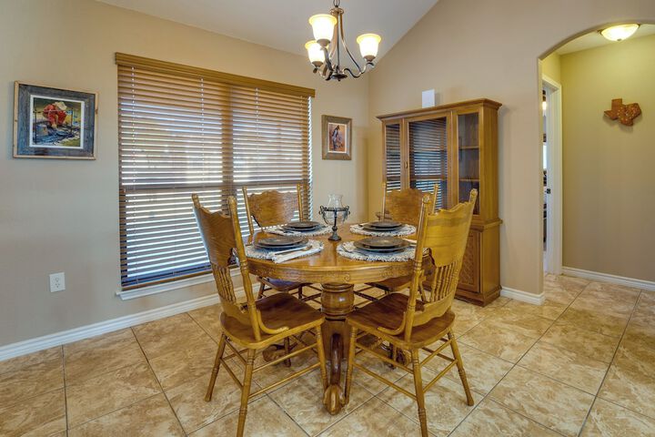 Pleasanton Vacation Rental w / Private Yard!