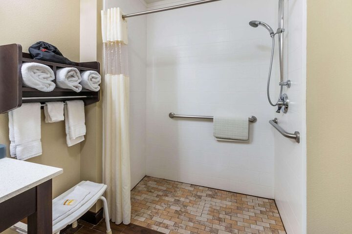 La Quinta Inn & Suites by Wyndham Artesia