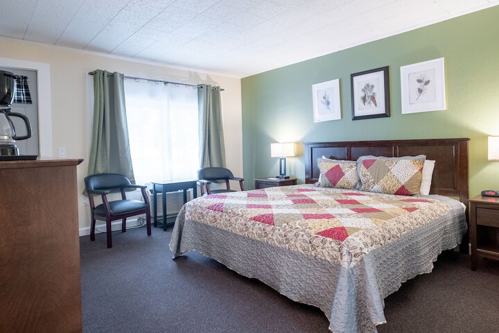Room 28 of 35