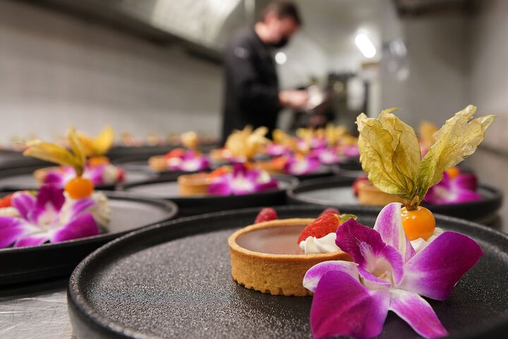 Dining 105 of 128
