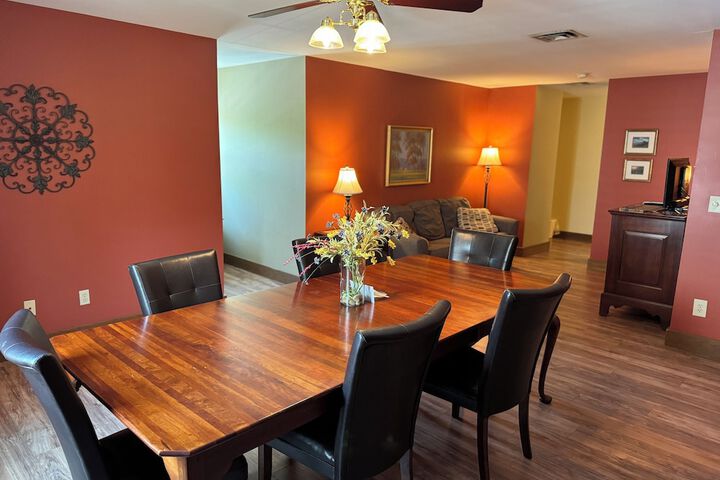 Artists Colony Inn