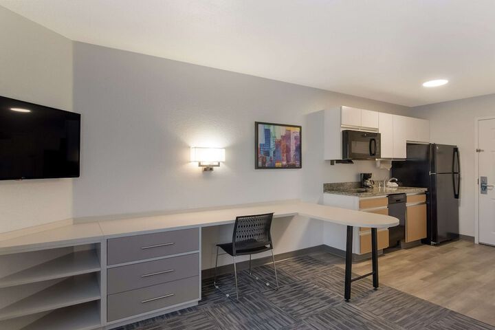 Room 21 of 32