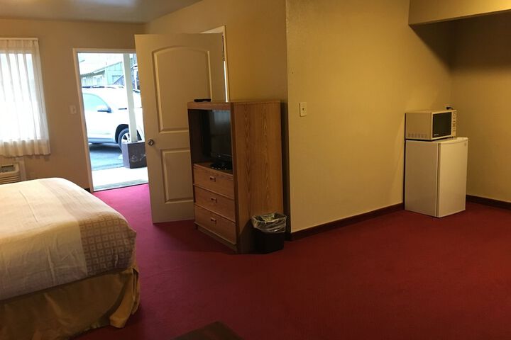Vino Inn & Suites