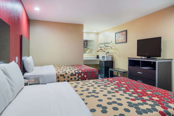 Room 13 of 27