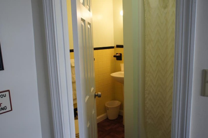 Room 20 of 34