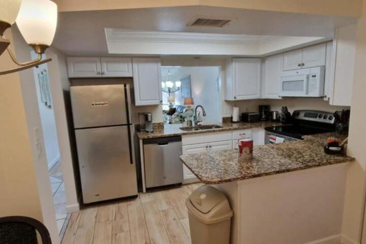 LUX VILLAs on beautiful Palmer Ranch