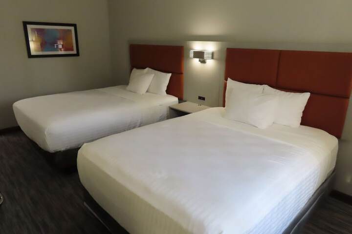 Room 13 of 38