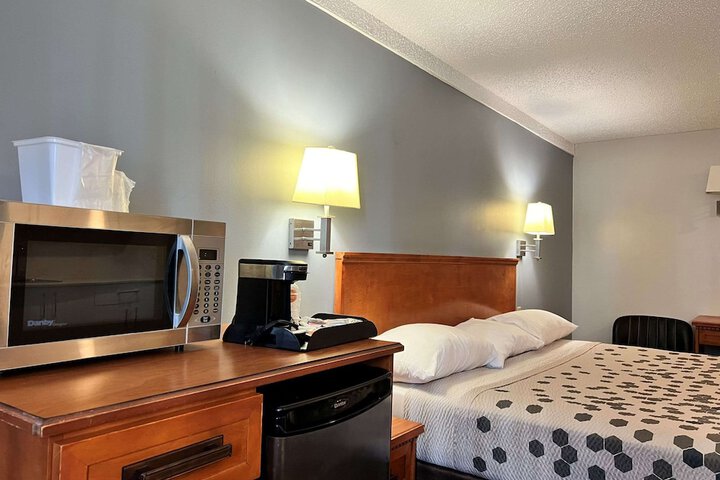 Room 19 of 61