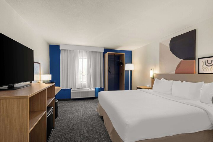 Room 27 of 58