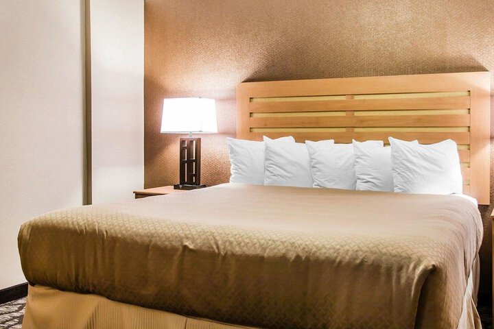 Room 13 of 32