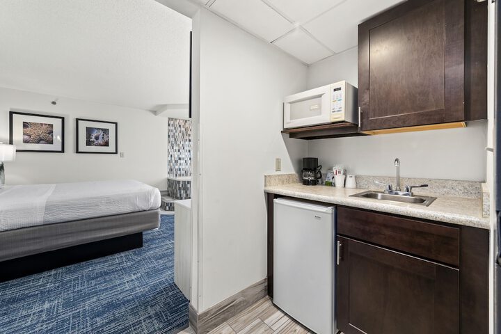 Room 32 of 64