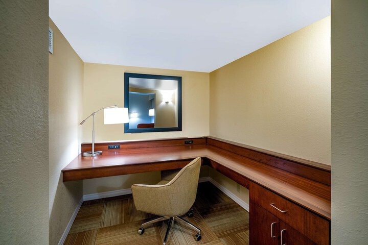 Room 27 of 45