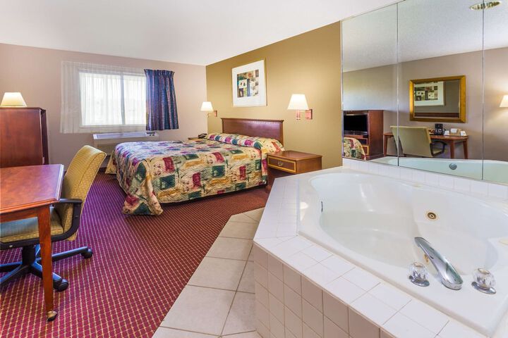 Room 9 of 36