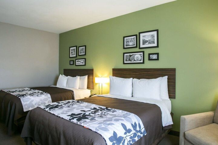 Room 10 of 26