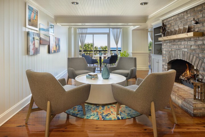 Hampton Inn & Suites Myrtle Beach / Oceanfront