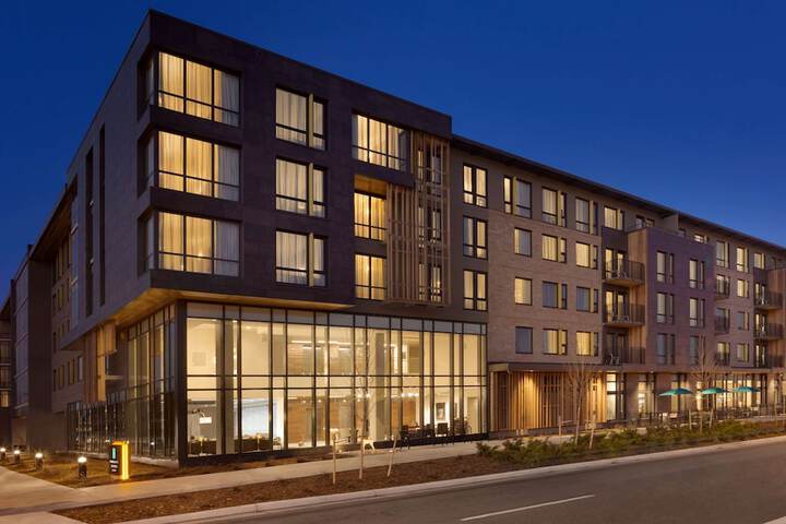 Hotel 4 of 50