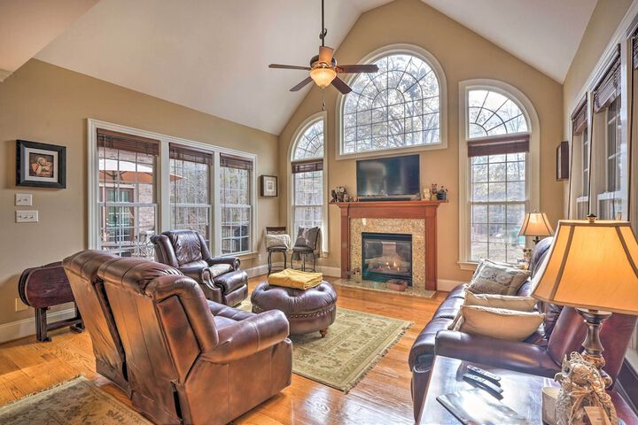 Luxury Estate: Game Room & Pickleball Court