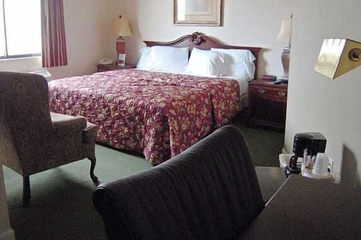 Room 11 of 22