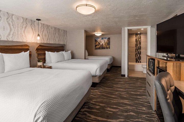 Room 21 of 32